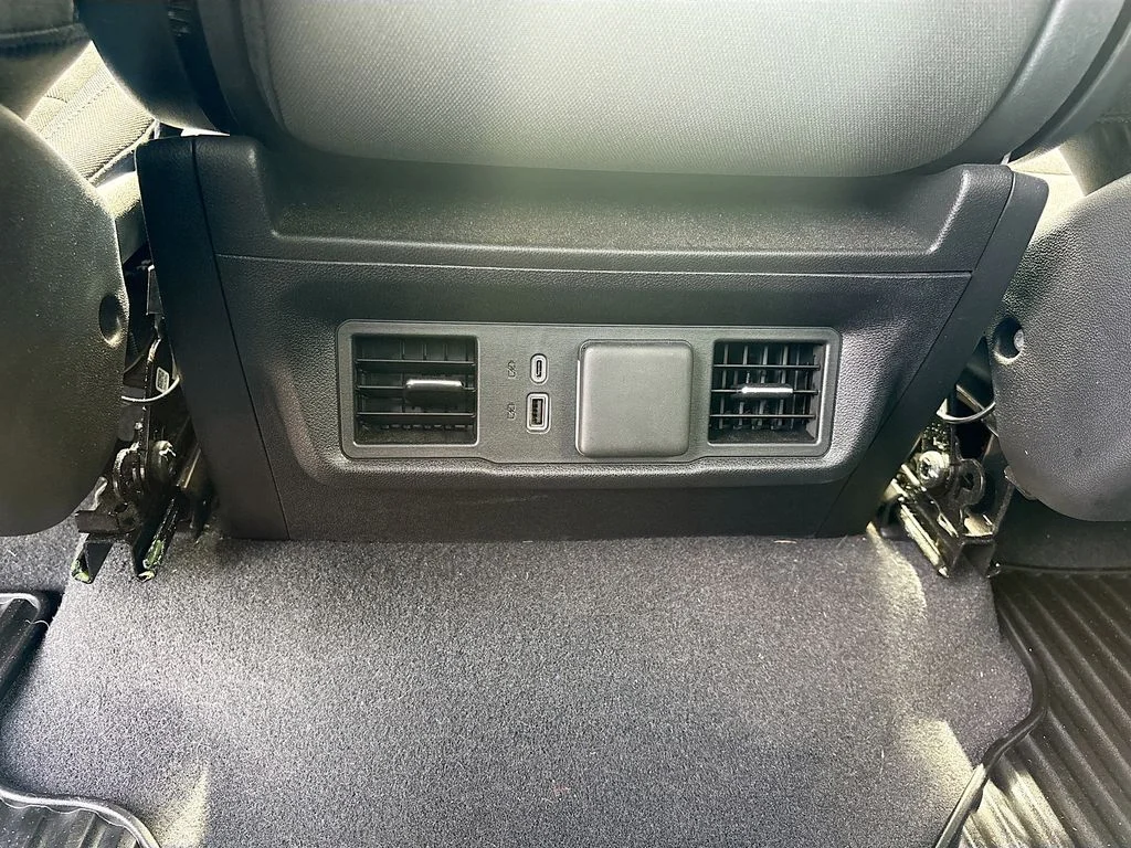 Used 2025 Onyx Black GMC Elevation image 27