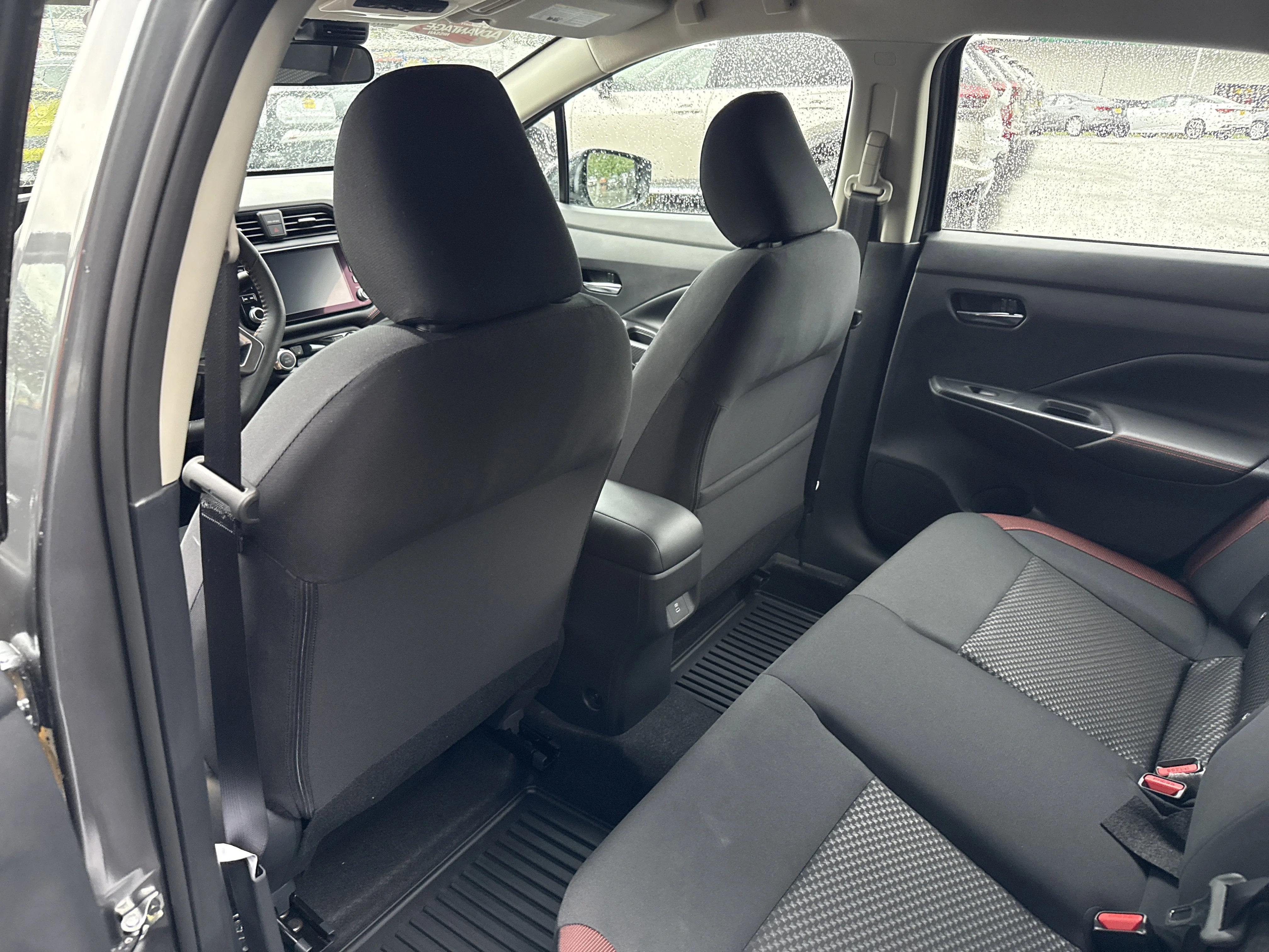 2025 Nissan Versa Sedan SR - Photo 11