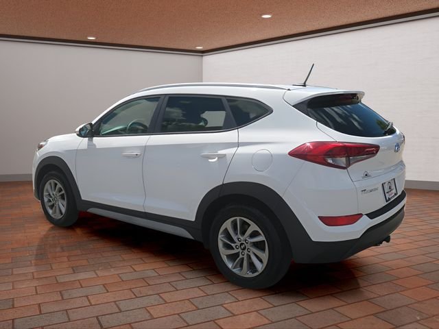 Used 2017 Winter White Hyundai SE image 6