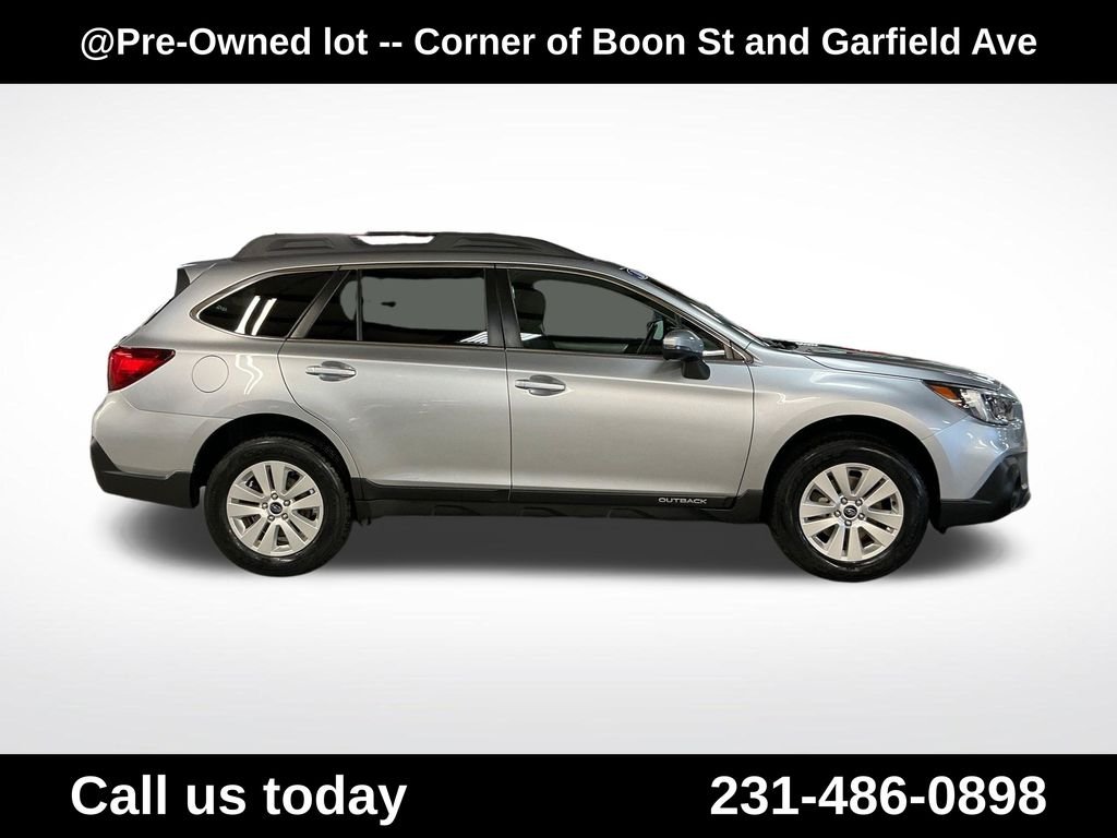 Used 2018 Silver Subaru 2.5i Premium image 6