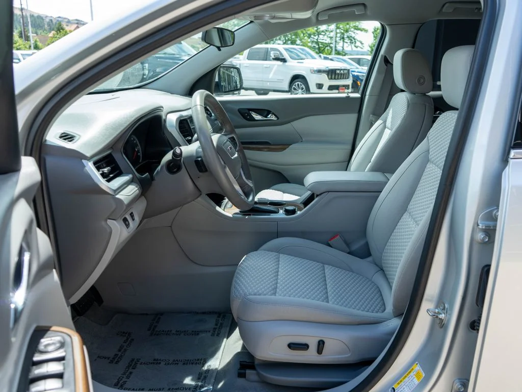 Used 2018 Silver GMC SLE-2 image 11