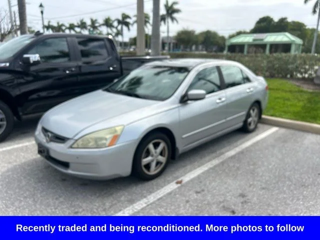Used 2003 Silver Honda EX image 1