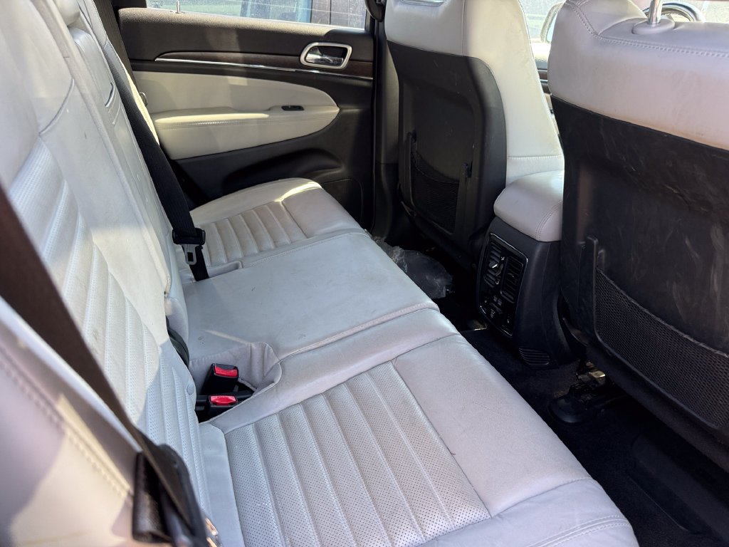 Used 2018 Gray Jeep Limited image 5