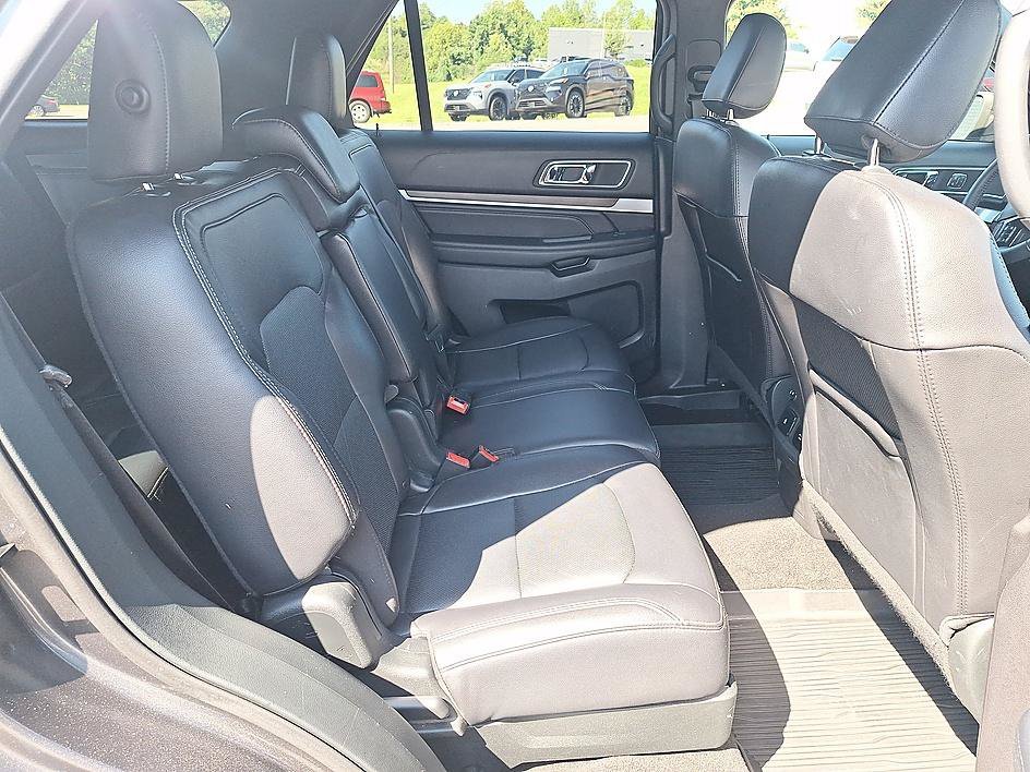 Used 2019 Magnetic Metallic Ford Limited image 22