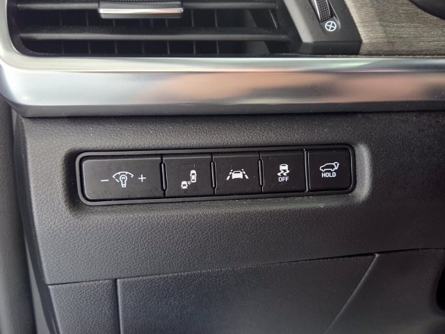 Used 2022 Black Kia EX image 32