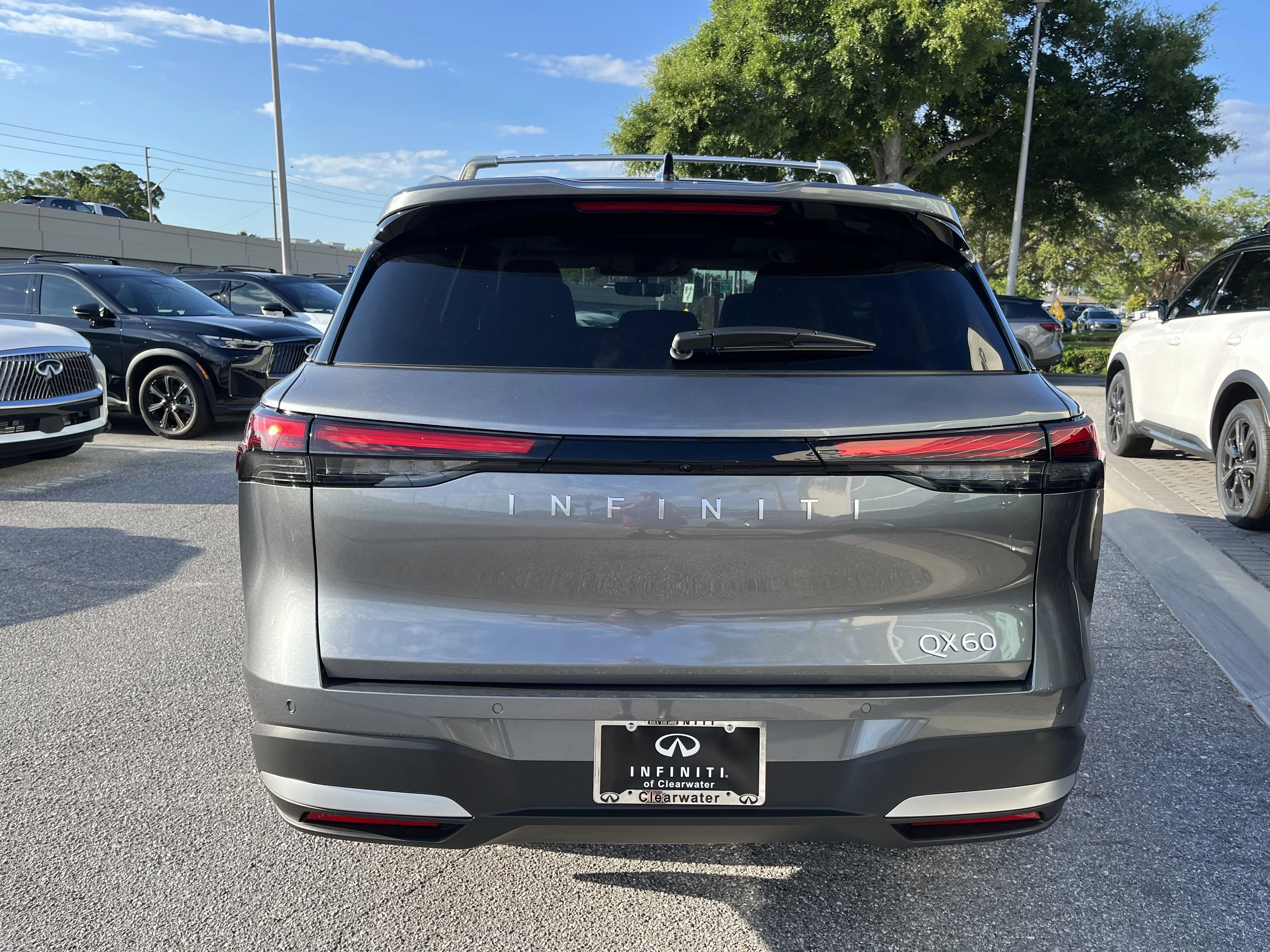 New 2027 Graphite Shadow INFINITI LUXE image 4
