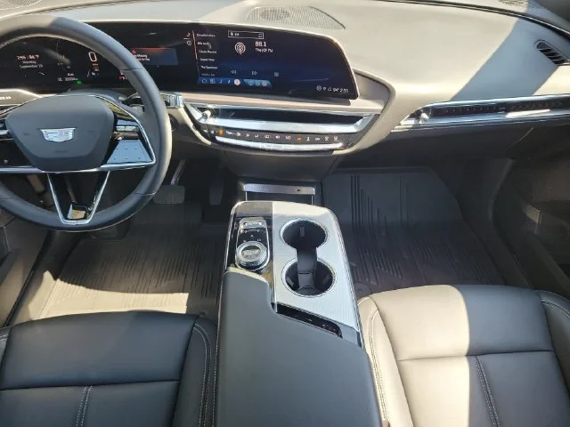 2024 Cadillac LYRIQ Tech - Photo 17