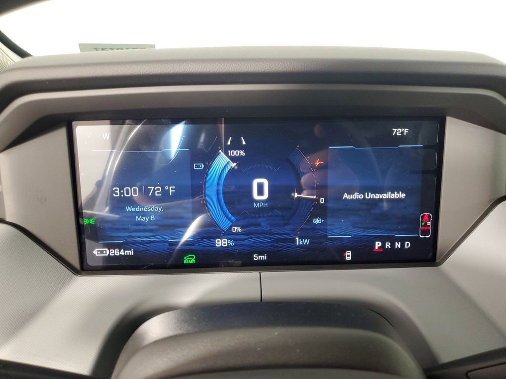 New 2027 Summit White Chevrolet LT image 25