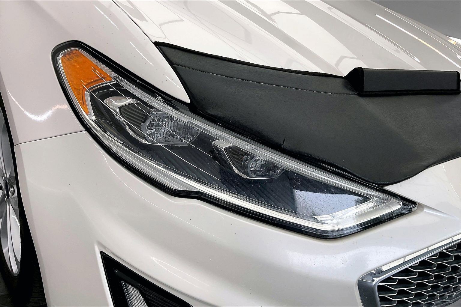 Used 2020 White Platinum Metallic Tri-Coat Ford Titanium image 27
