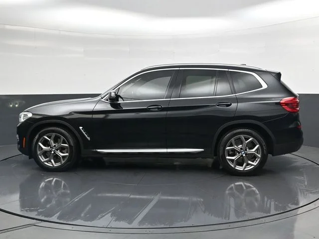 Used 2021 Black BMW sDrive30i image 9