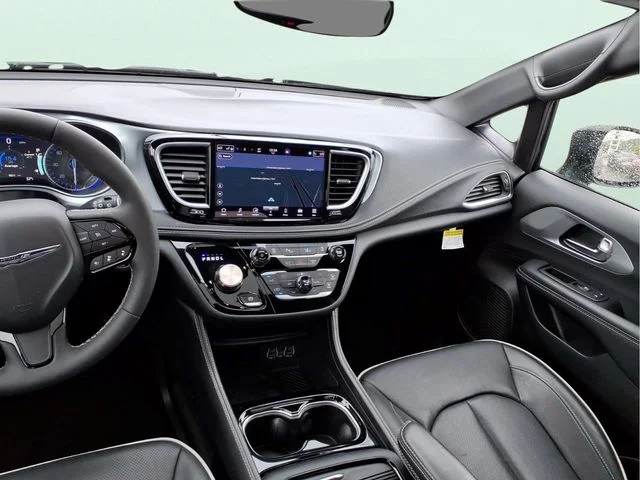 Used 2025 Black Chrysler Limited image 19