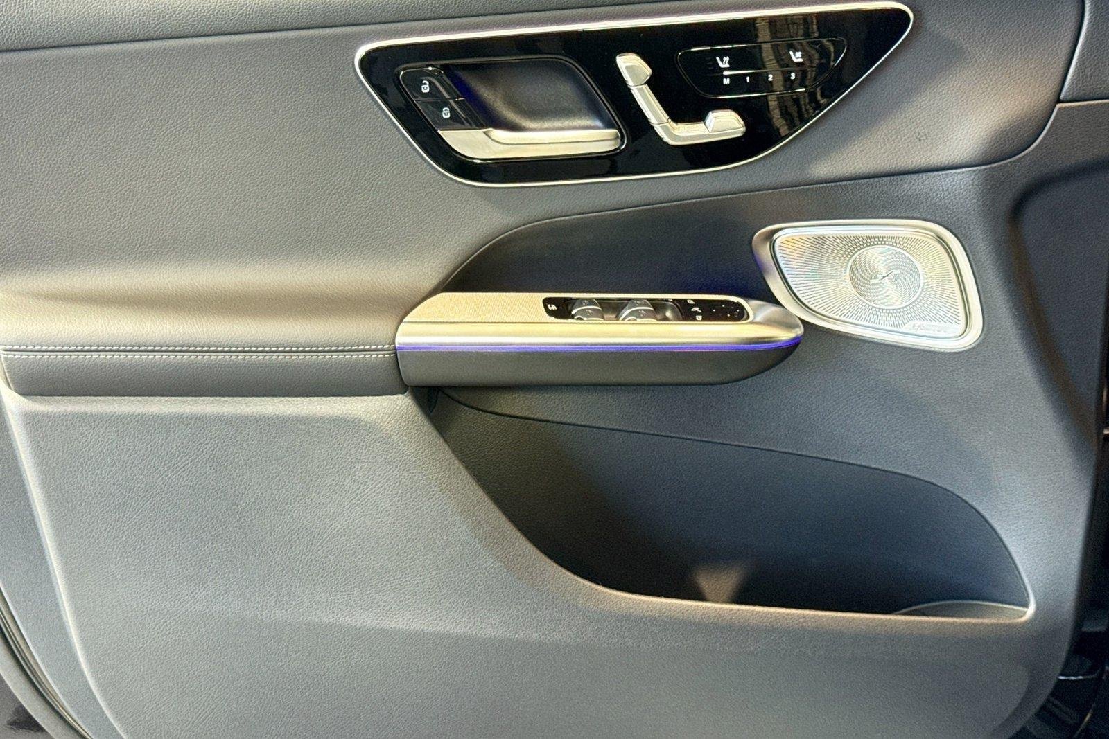 New 2026 Obsidian Black Metallic Mercedes-Benz GLC 300 image 16