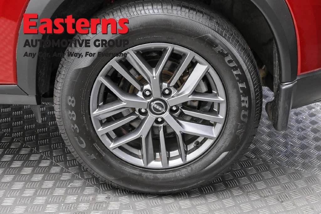 Used 2023 Red Nissan S image 8