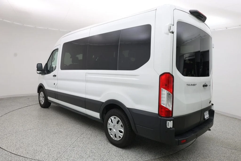 Used 2023 Oxford White Ford T-350 148