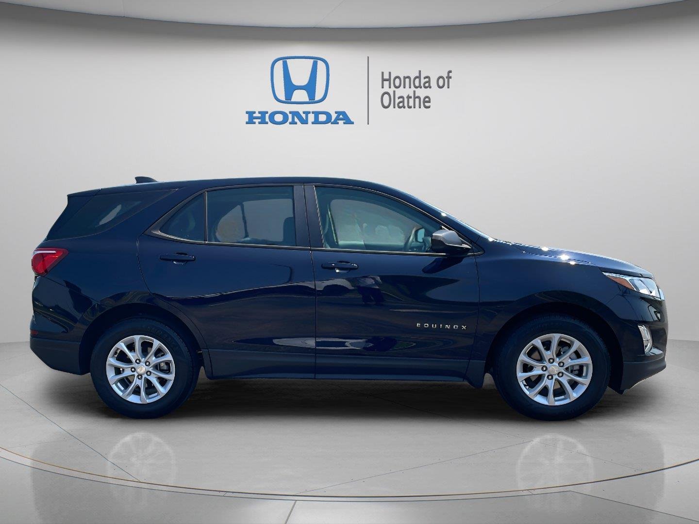 Used 2020 Chevrolet Equinox LS with VIN 3GNAXHEV6LS718658 for sale in Kansas City