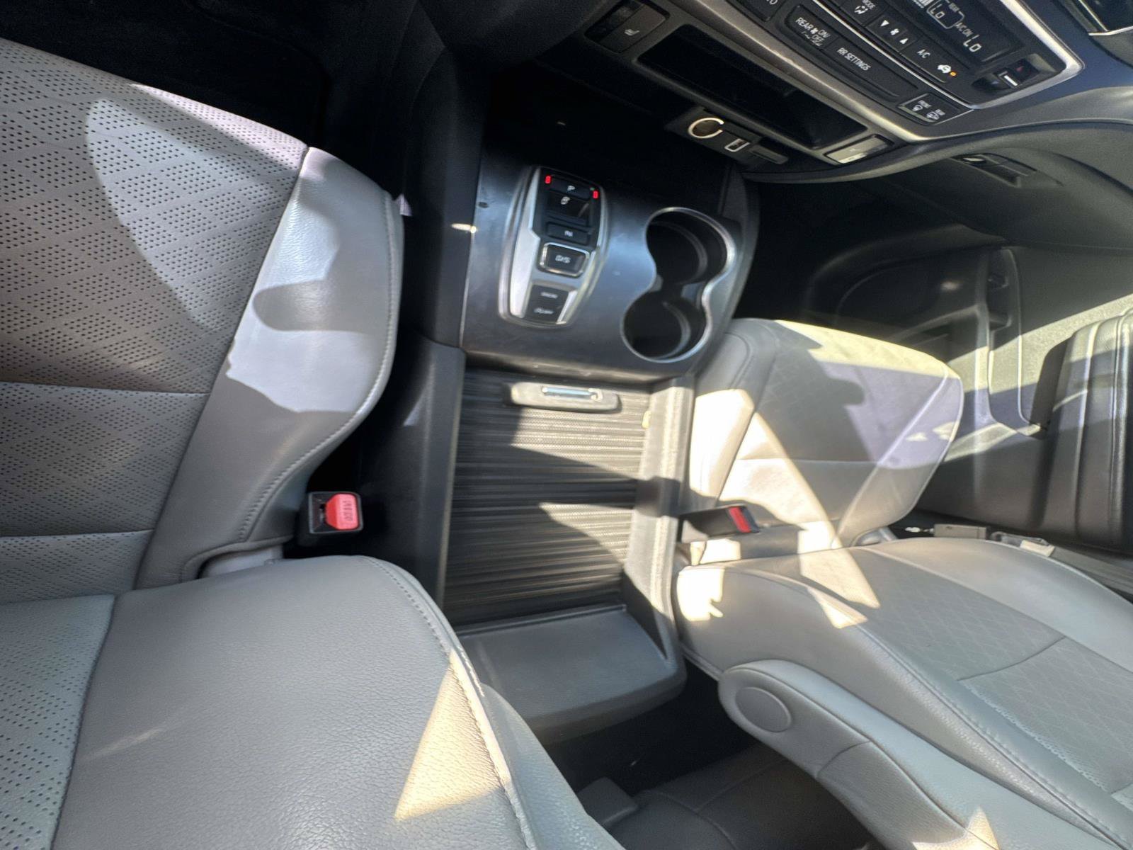 Used 2020  Honda EX-L image 24