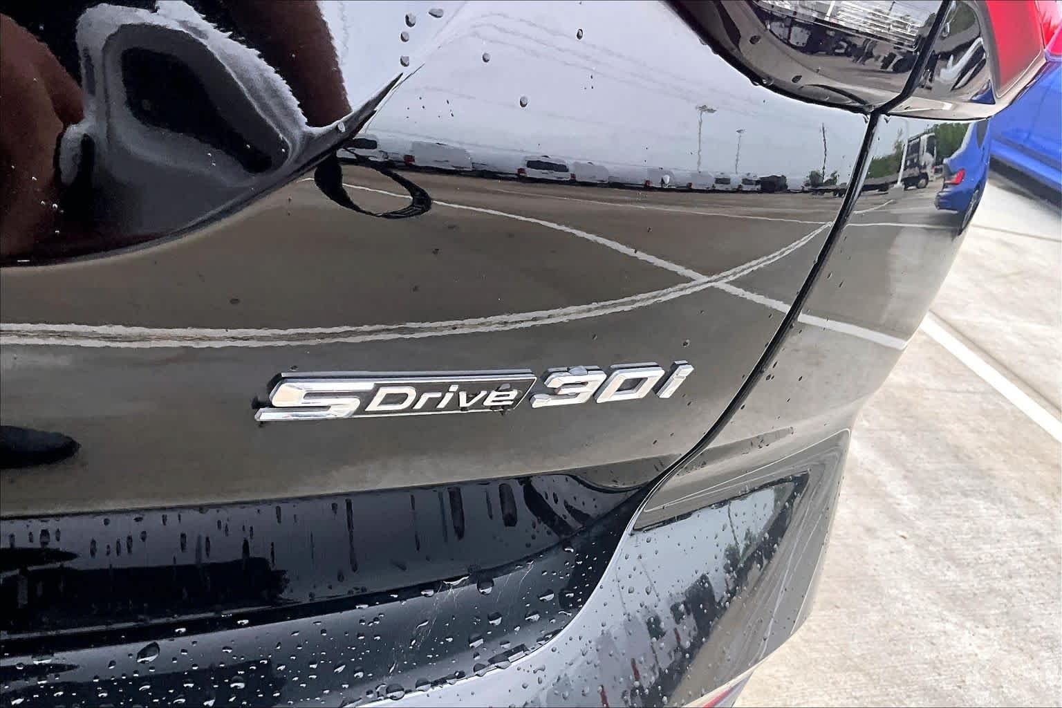 Used 2024 Jet Black BMW sDrive30i image 9