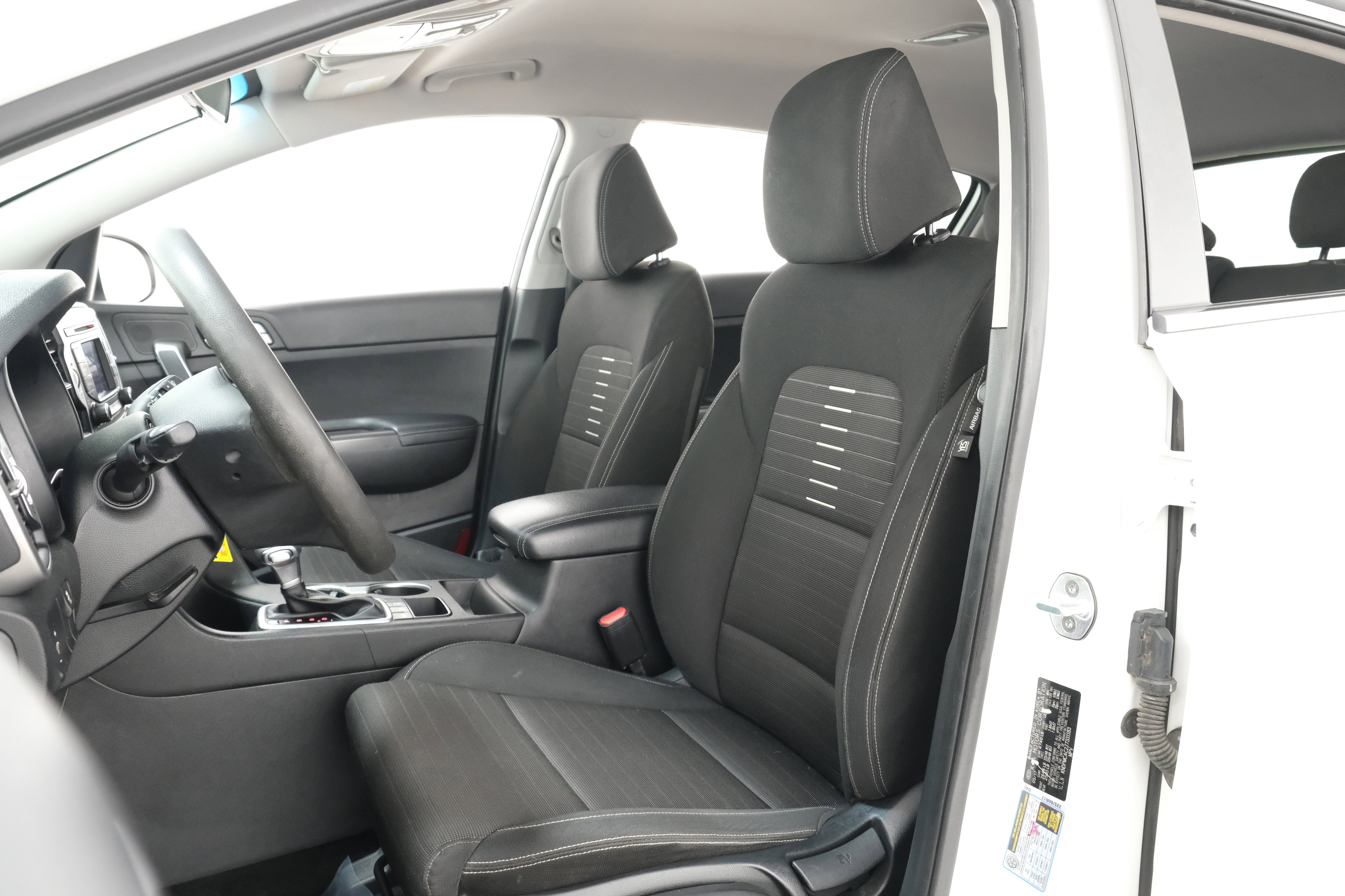 Used 2018 Clear White Kia LX image 28