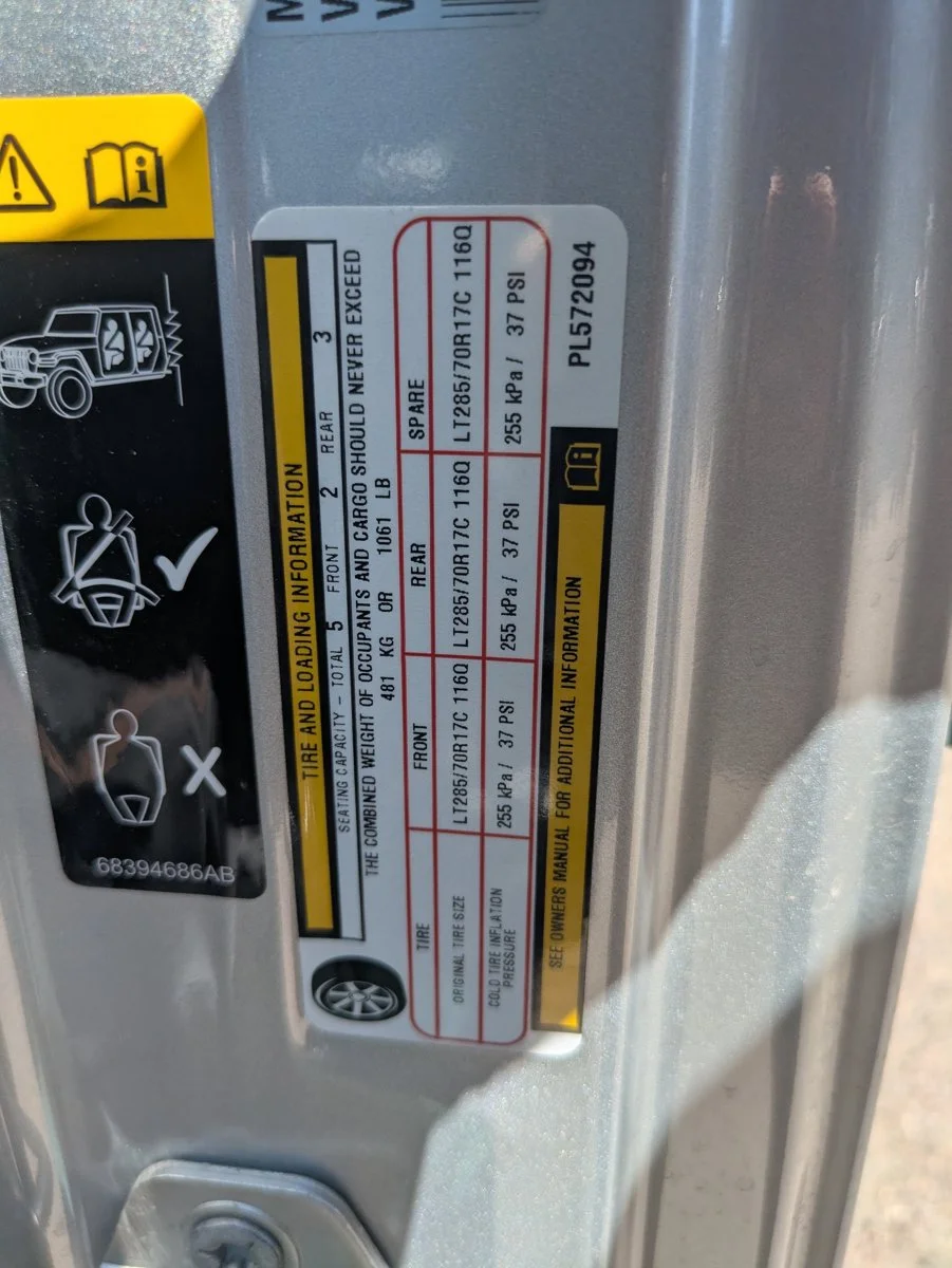 Used 2023 Silver Zynith Clearcoat Jeep Mojave image 16