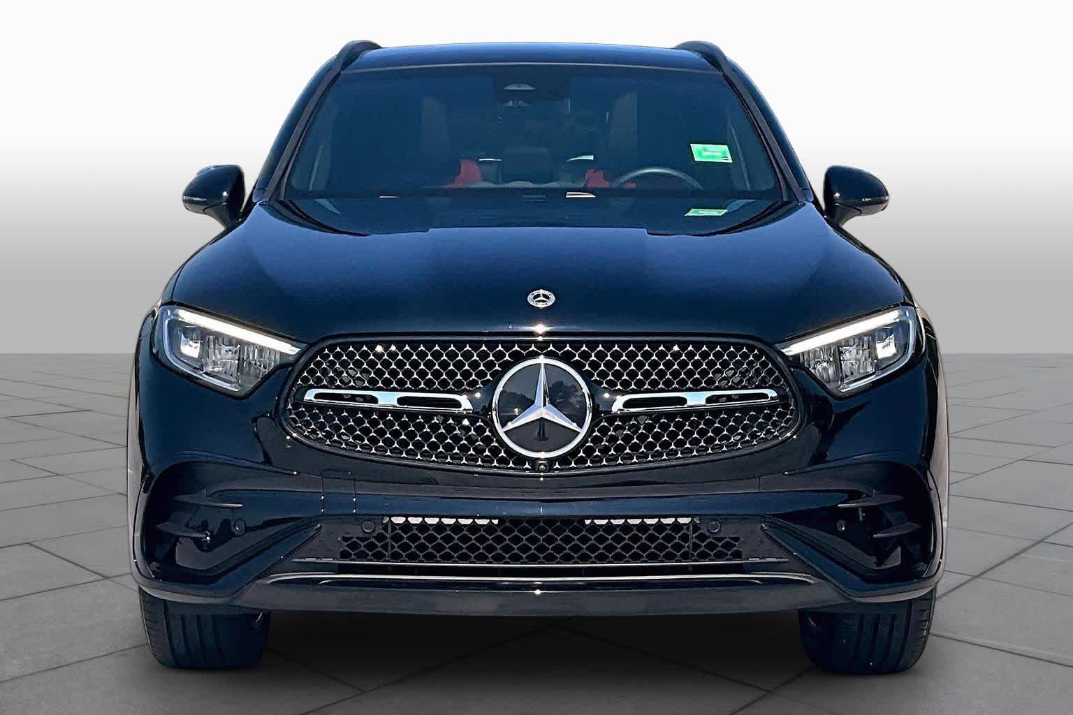 Used 2026 Obsidian Black Metallic Mercedes-Benz GLC 300 image 4
