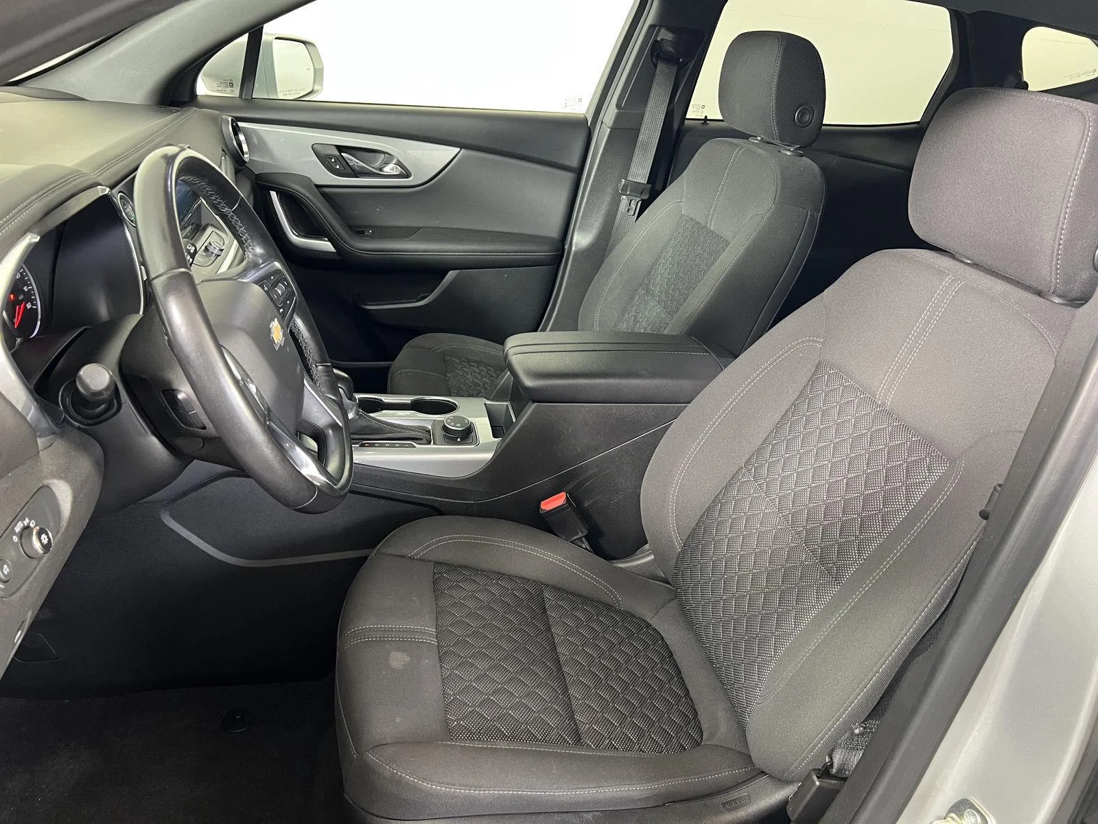 Used 2020 Silver Ice Metallic Chevrolet LT image 5
