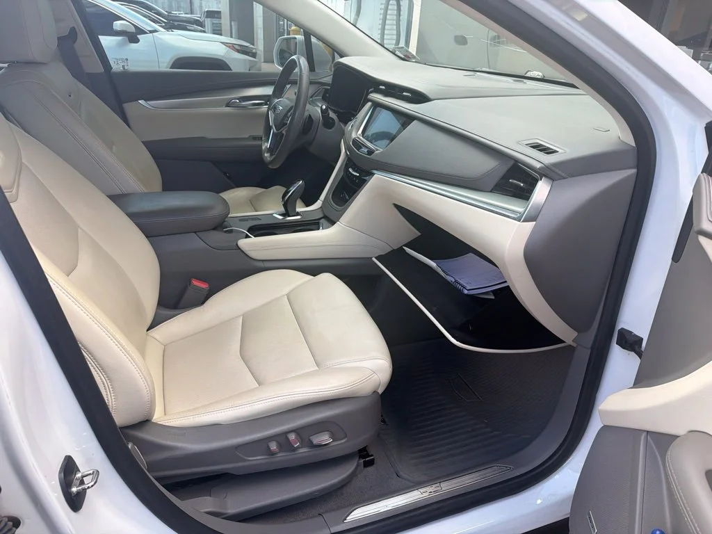 Used 2018 White Cadillac Luxury image 6