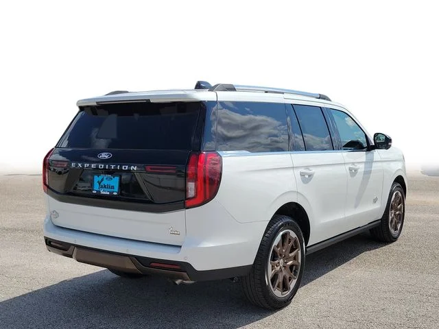 New 2027 Star White Metallic Tri-Coat Ford King Ranch® image 4