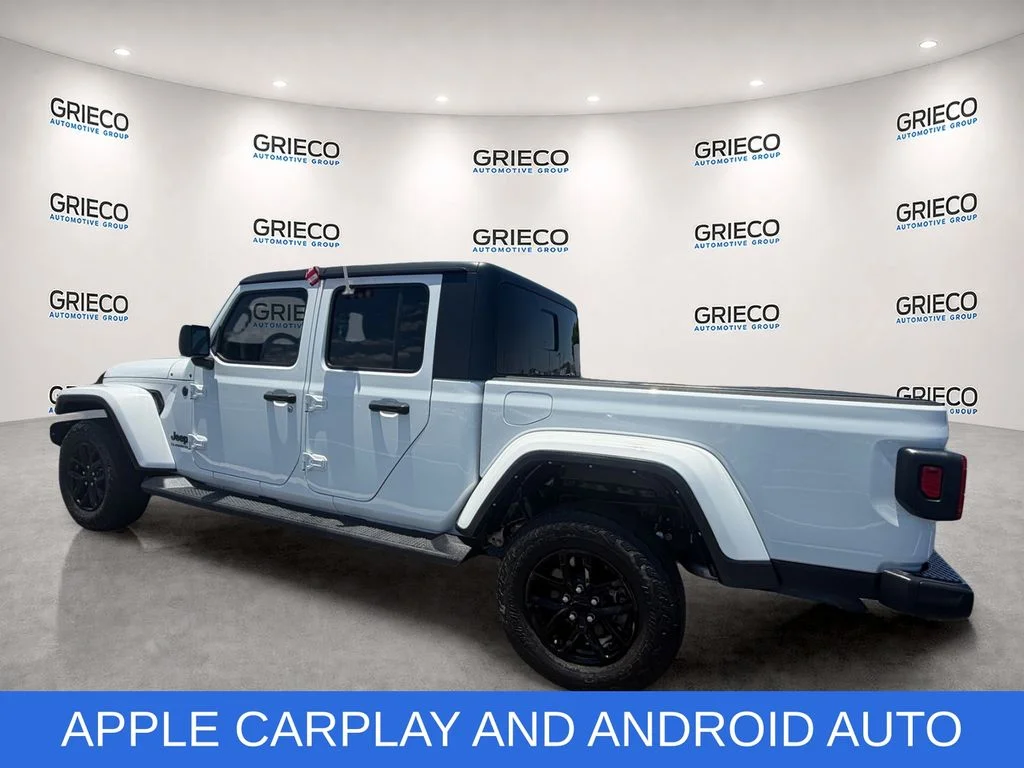 Used 2022 White Jeep Altitude image 5