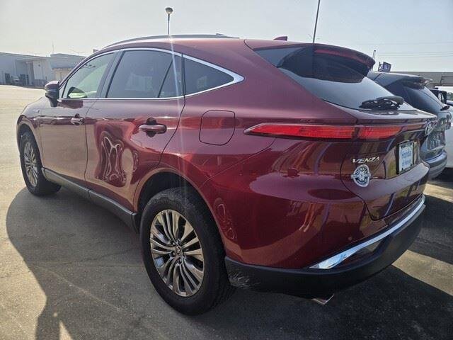 Used 2021 Ruby Flare Pearl Toyota XLE image 6