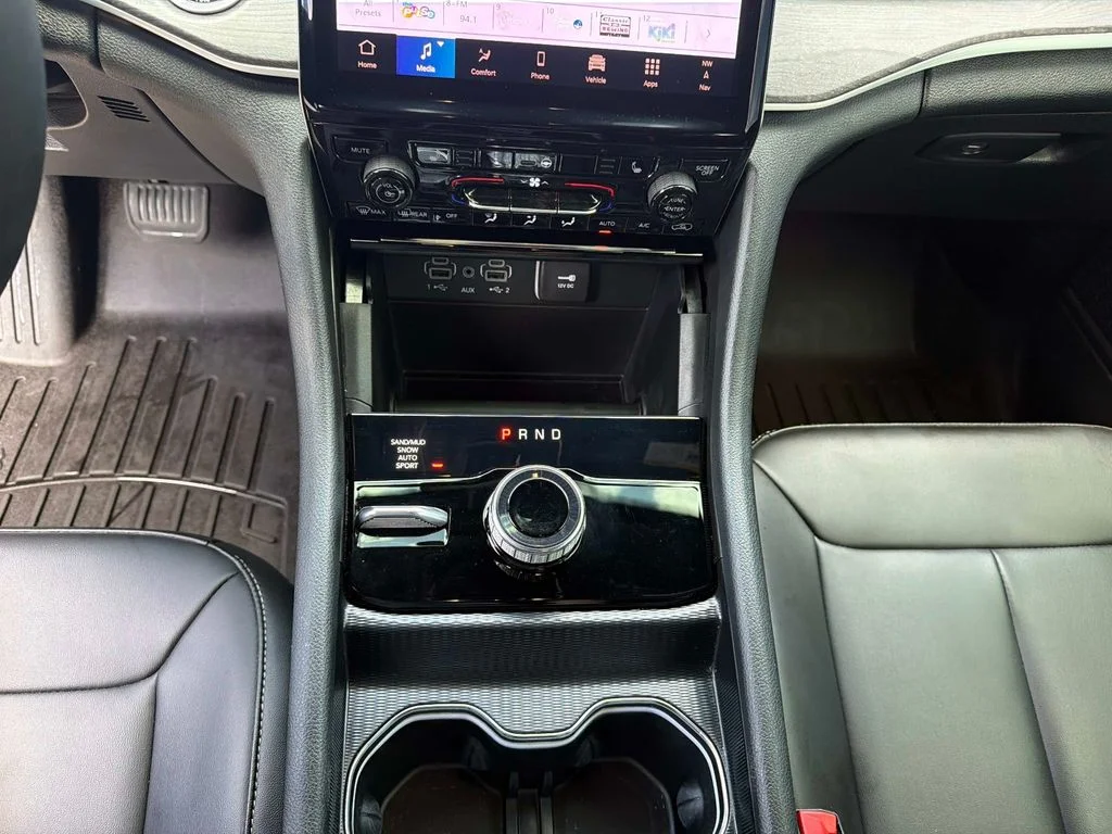 Used 2025 Red Jeep Limited image 28