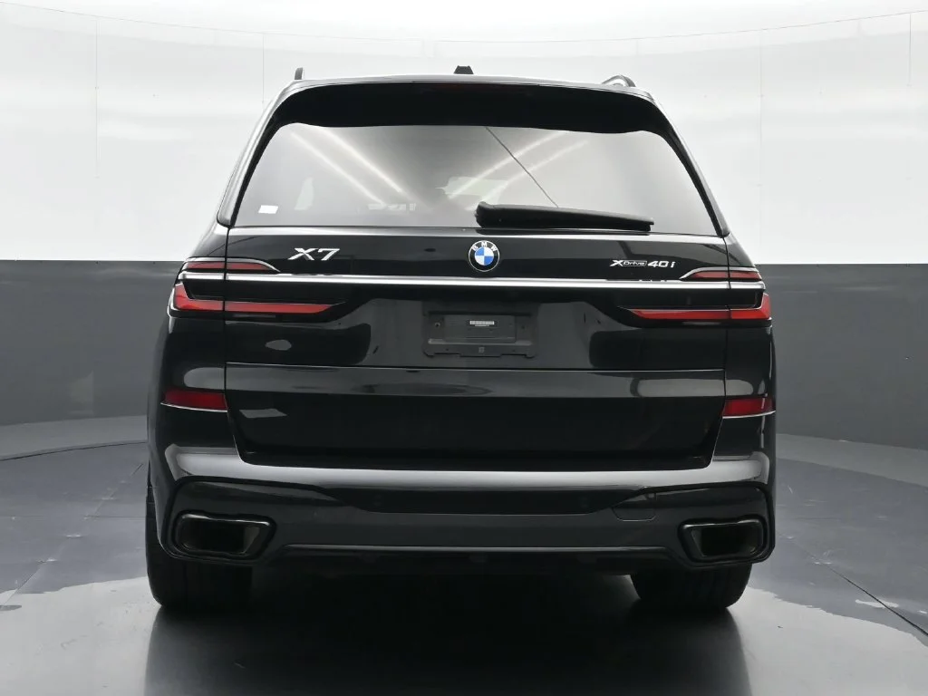 Used 2023 Black Sapphire Metallic BMW xDrive40i image 16