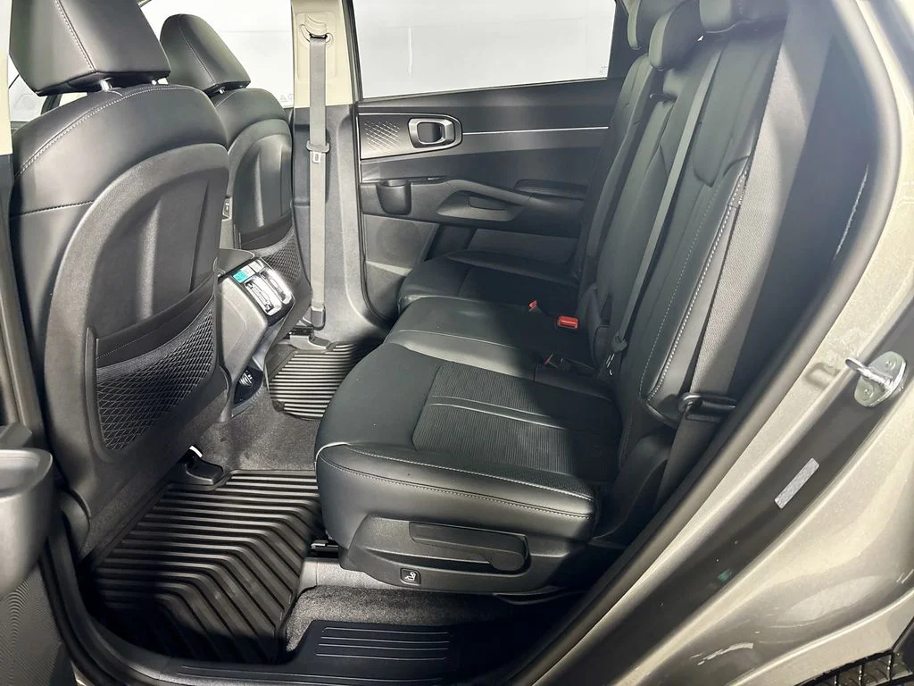 New 2026 Volcanic Sand Kia EX image 20