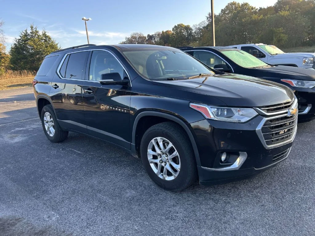 Used 2020 MOSAIC BLACK METALLIC Chevrolet LT Cloth image 1