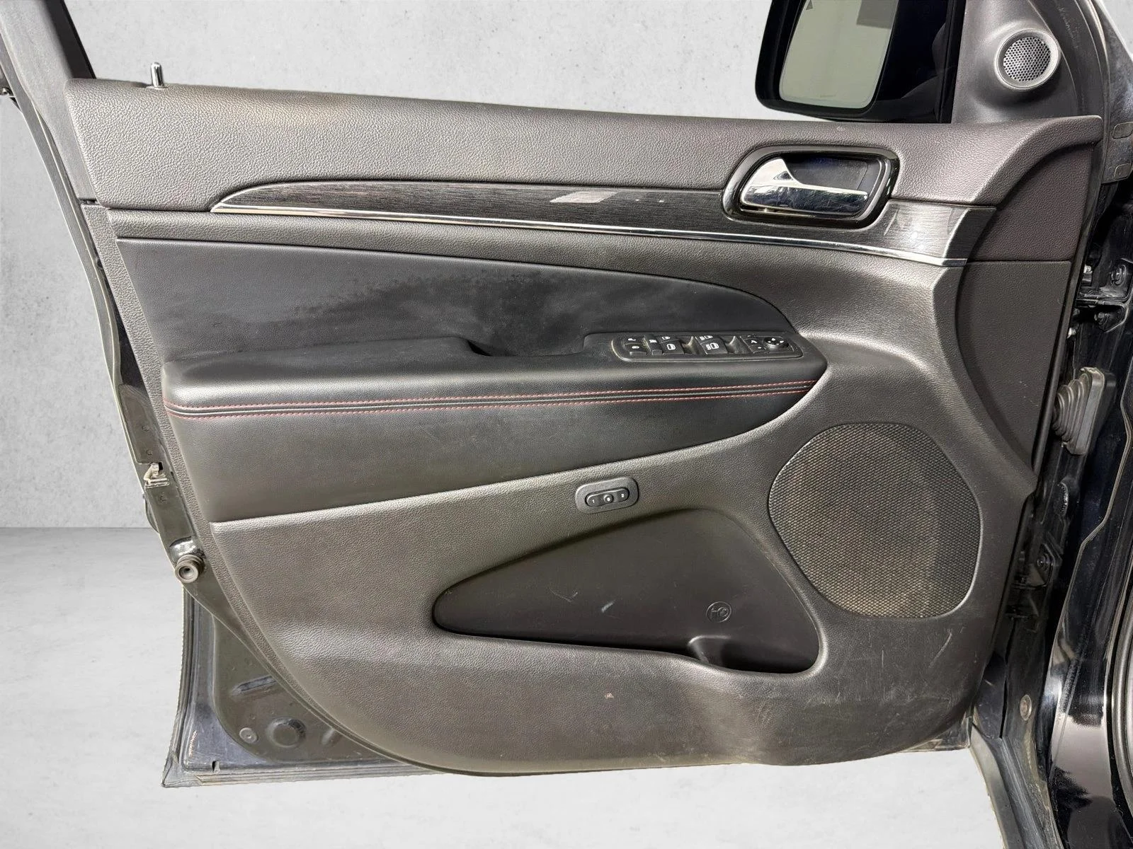 Used 2020 Gray Jeep Trailhawk image 12