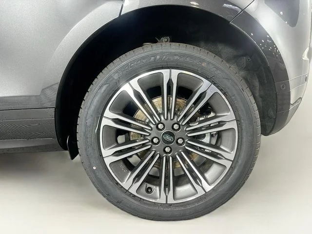 Used 2026  Land Rover S image 29