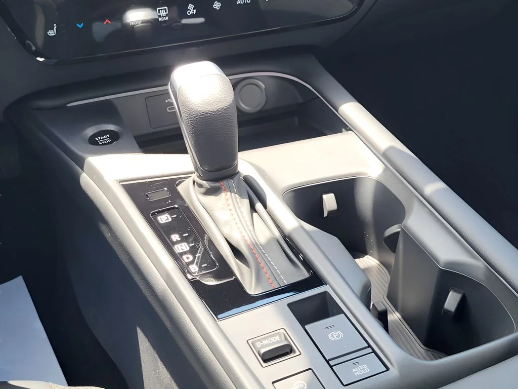 New 2026 Bluestone Pearl/Super Black Nissan SR image 15