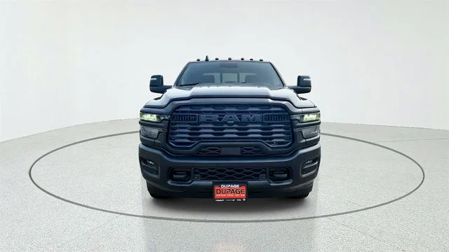 New 2026 Diamond Black Crystal Pearl-Coat Exterior Paint RAM Tradesman image 7