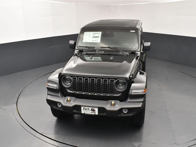 New 2026 Black Clear-Coat Exterior Paint Jeep 85th Anniversary Edition image 14
