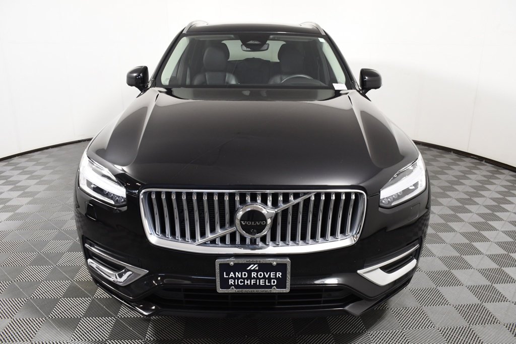 Used 2023 Onyx Black Metallic Volvo B6 Plus 7-Seater image 10