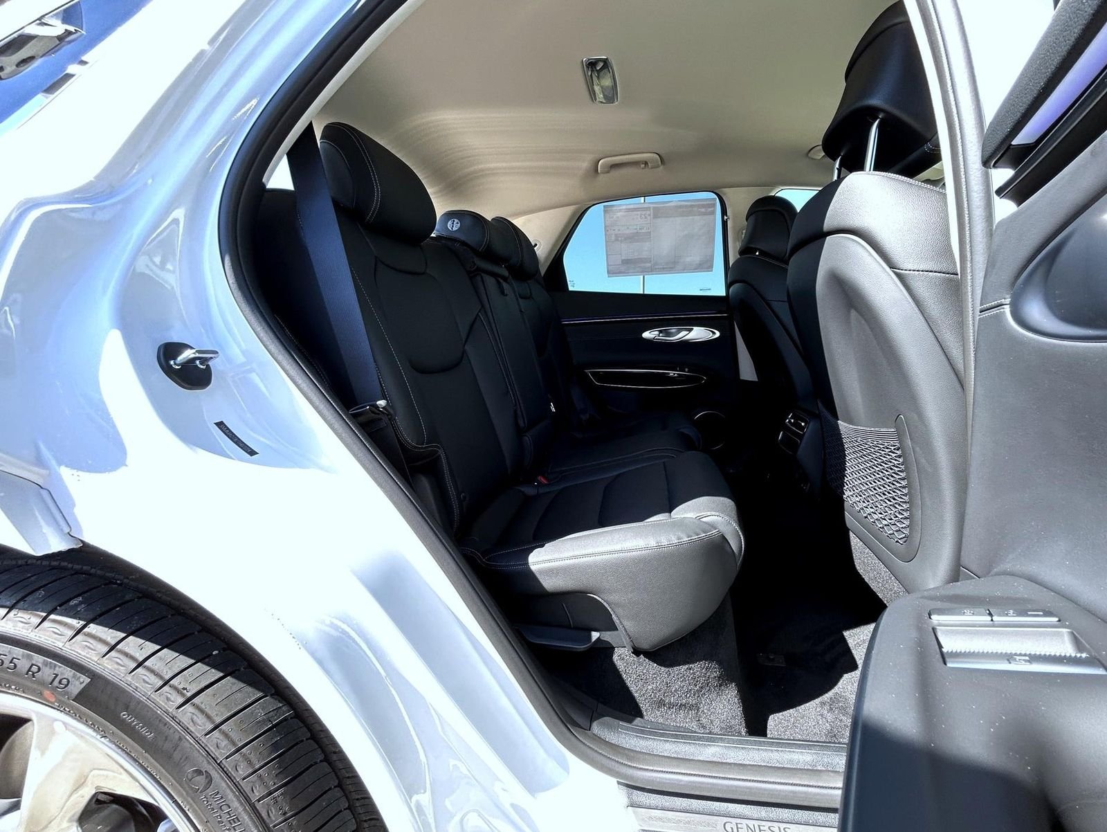New 2026 White Genesis 2.5T image 18
