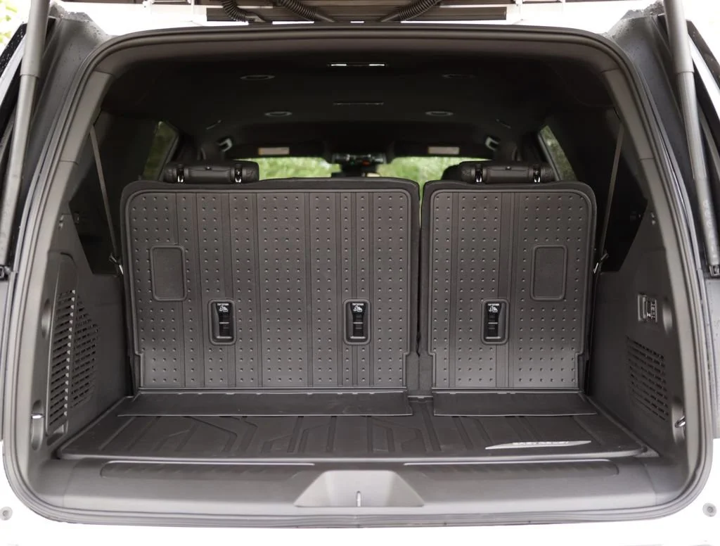2026 Chevrolet Suburban LT - Photo 32