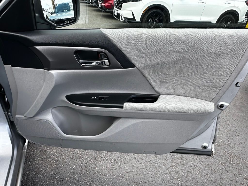 Used 2013 Alabaster Silver Metallic Honda LX image 14