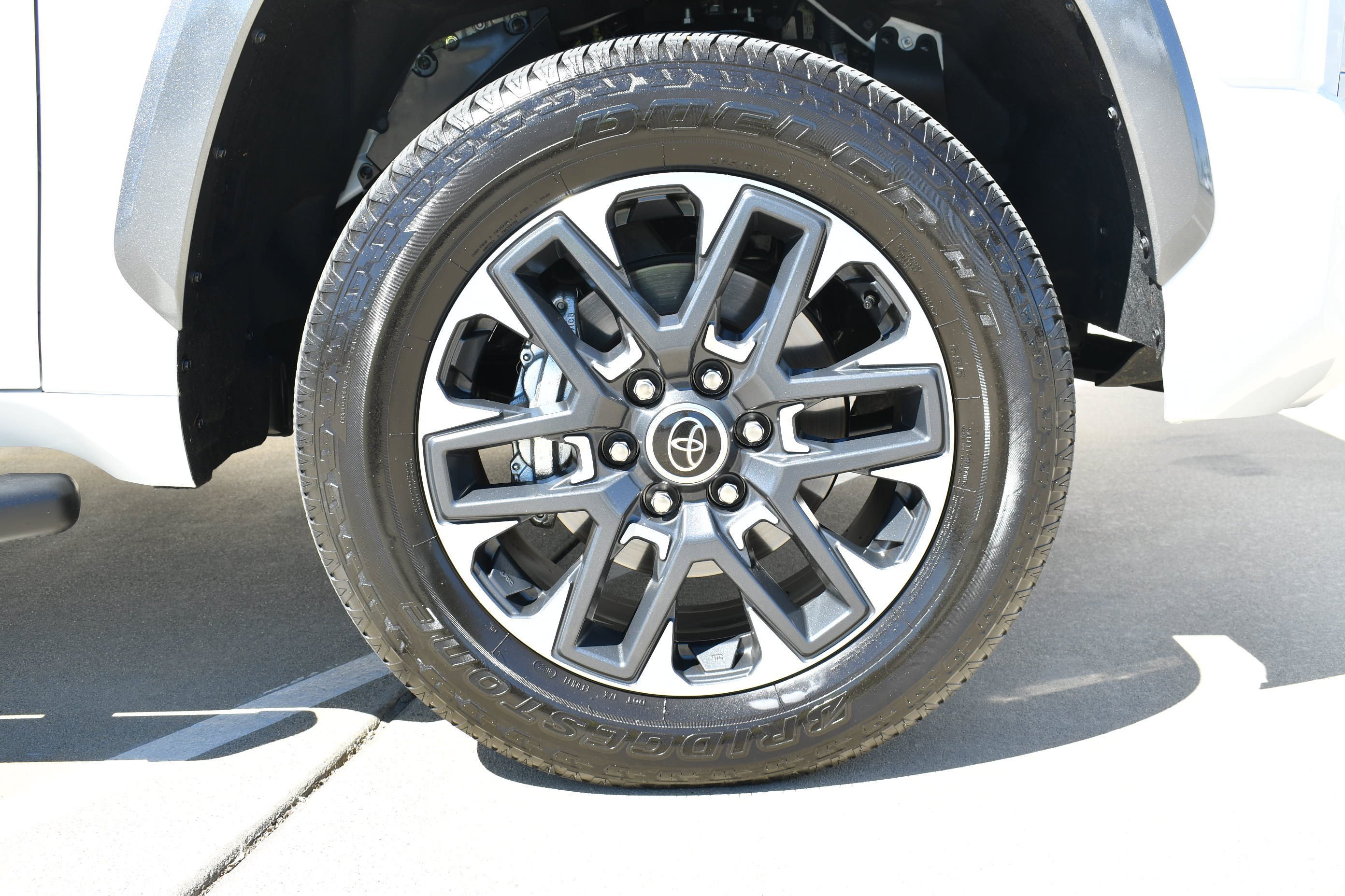 Used 2023  Toyota Limited image 5