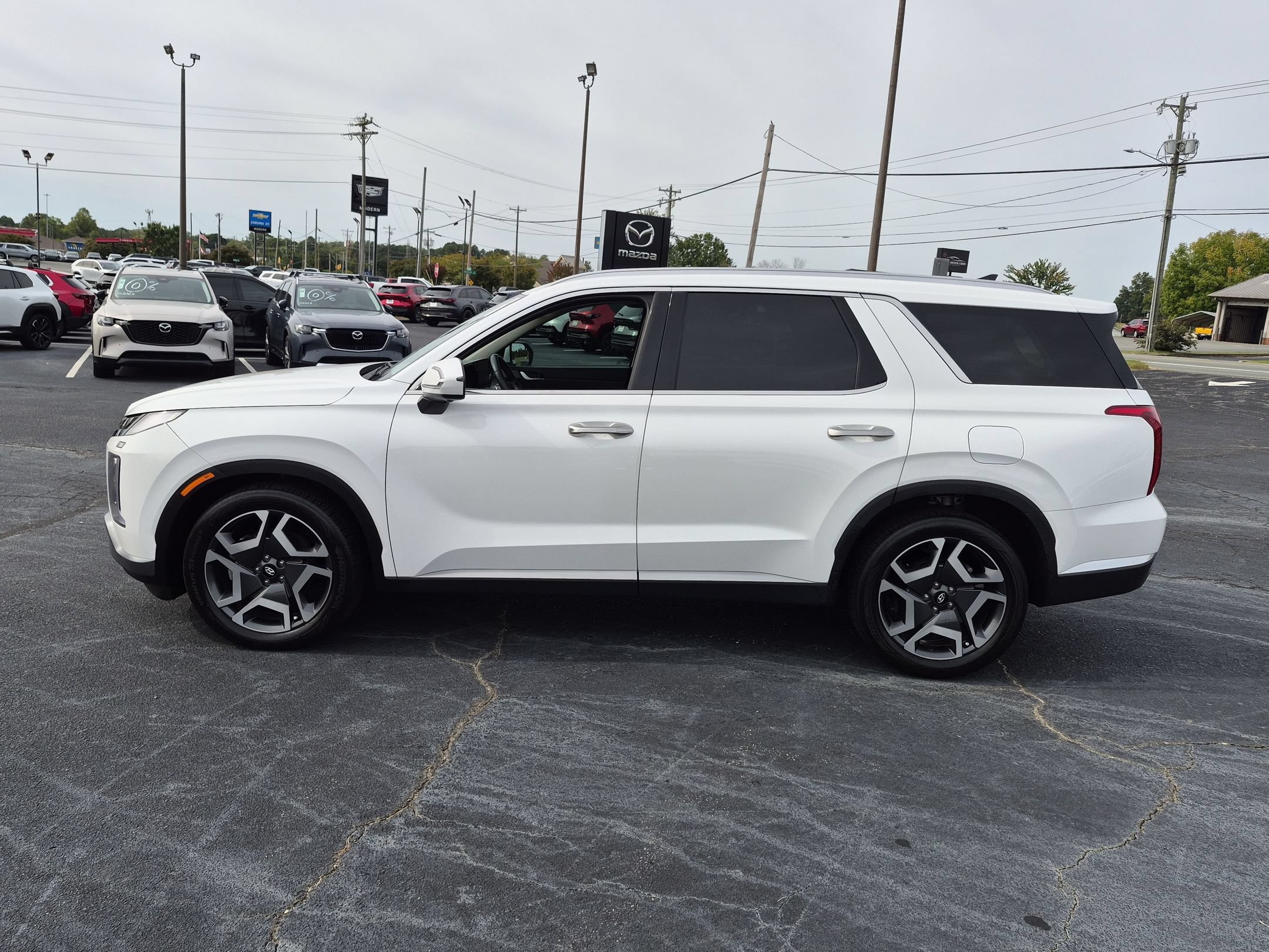 Used 2025 Hyper White Hyundai Limited image 2