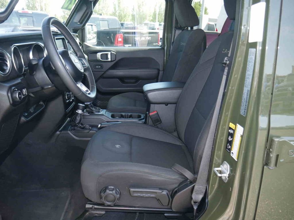 Used 2023 Green Jeep Sahara image 28