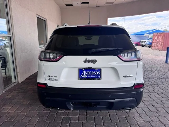 Certified Used 2021 Bright White Clearcoat Jeep Latitude Lux image 4