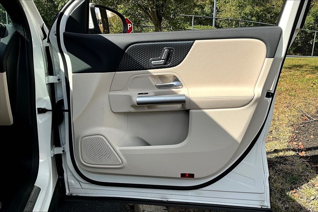 Certified Used 2025 White Mercedes-Benz GLA 250 image 19