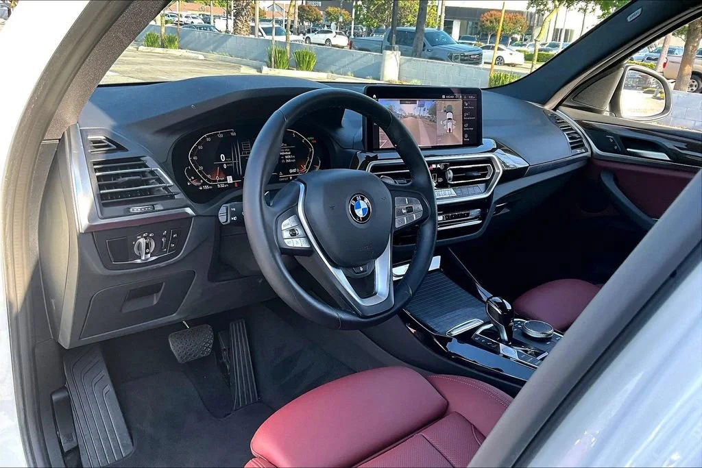 Used 2023 White BMW sDrive30i image 16