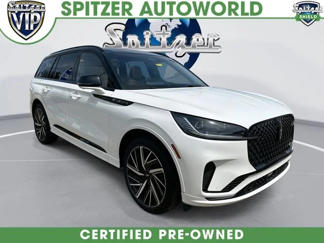 Used 2025 White Lincoln Black Label image 1