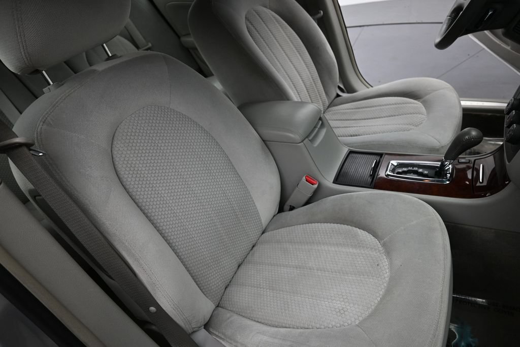 Used 2009 Quicksilver Metallic Buick CX image 20